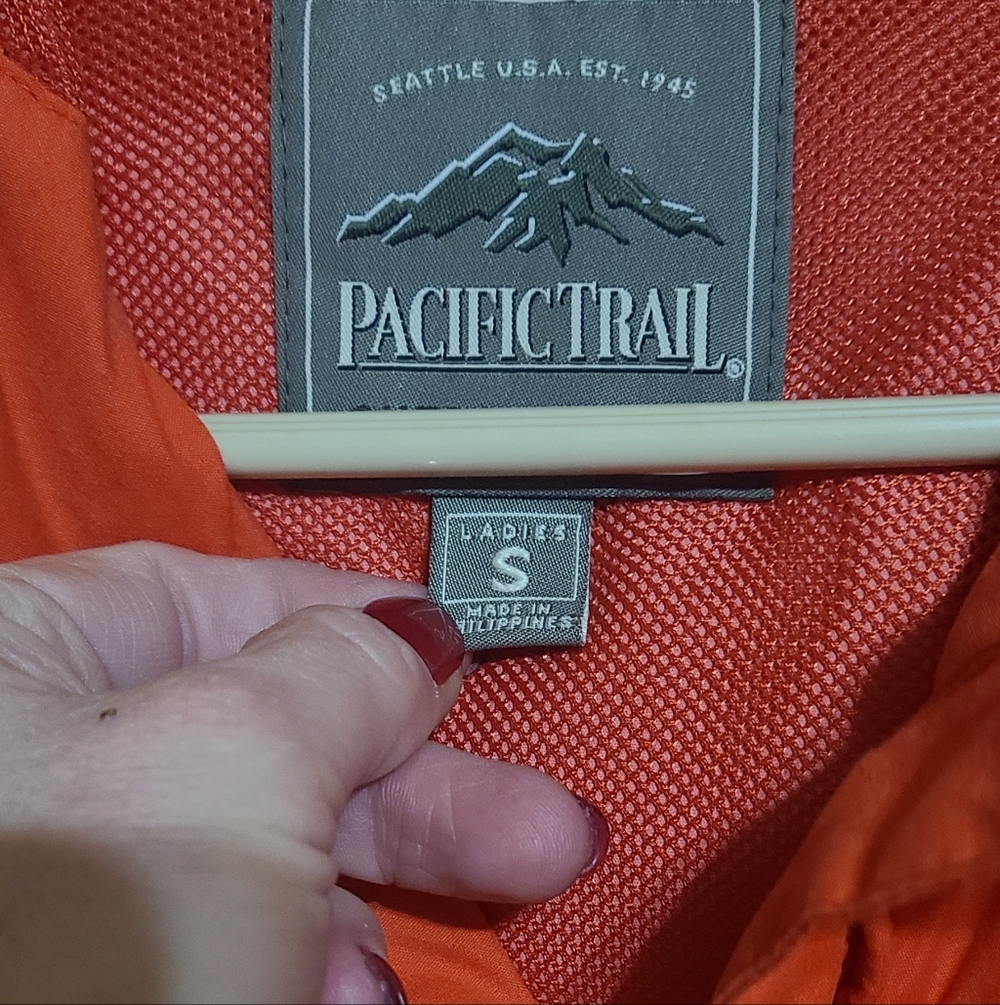 Light Weight Jacket - Picture 2 of 3